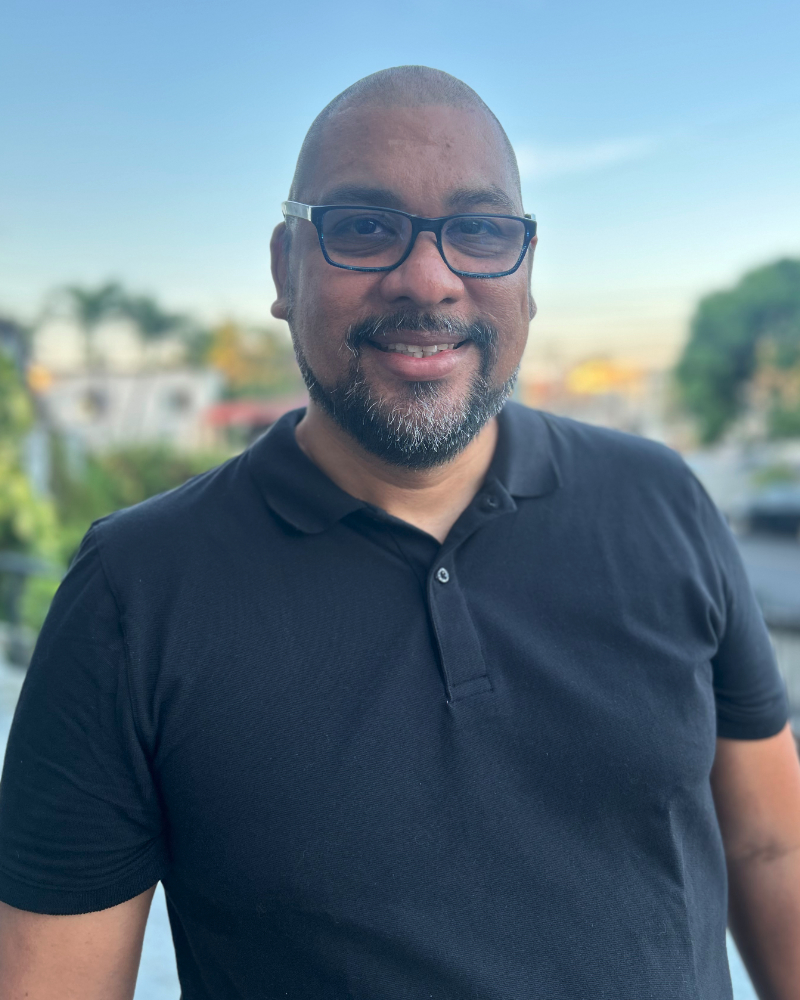 Alex Ávalos, fundador de Looking for ways LLC